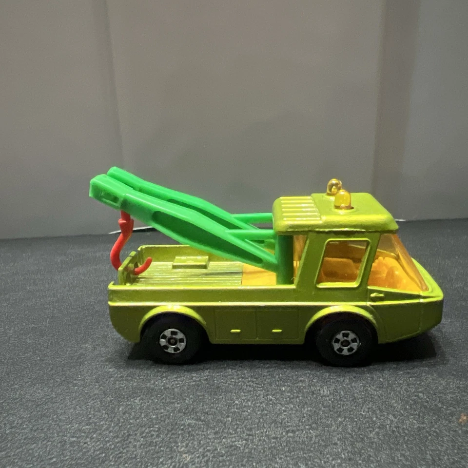 Matchbox Superfast Tow Joe Lesney 1972 No.74 Green Tow Truck boom missing 1 hook - Image 2 of 4
