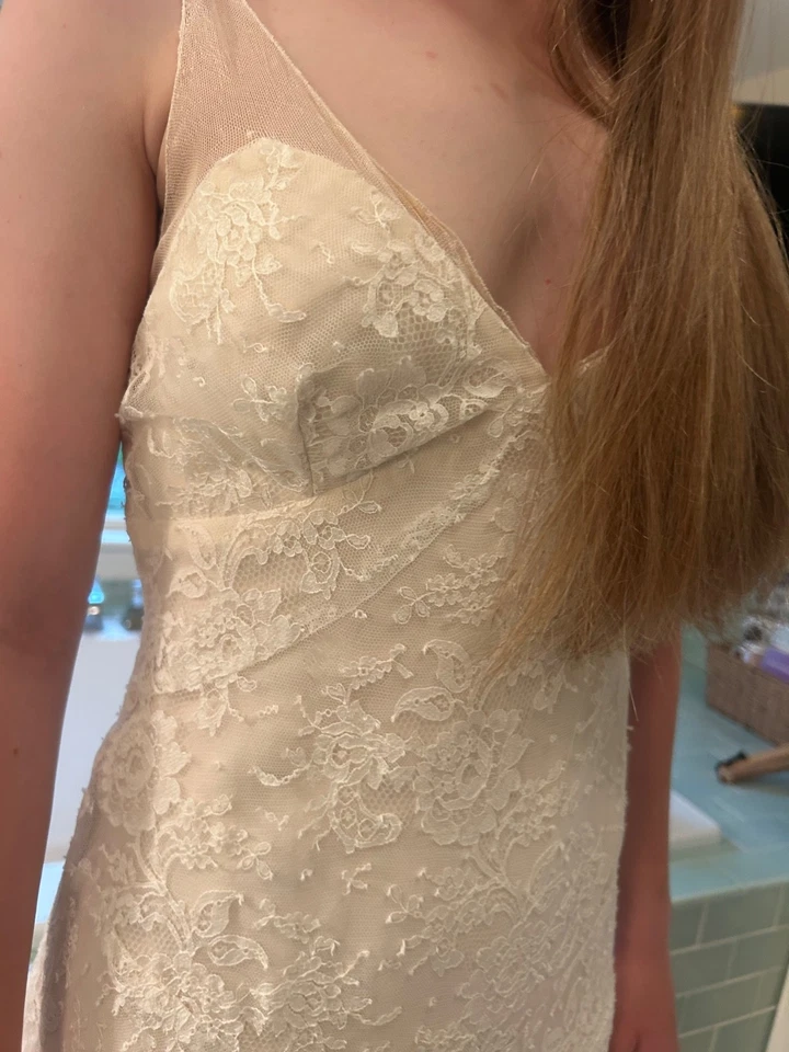 Authentic & Perfect Monique Lhuillier Ivory Lace Wedding Gown Sz 10 (St. Size 8) - Image 4 of 4