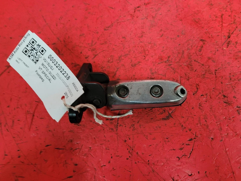 Moto Guzzi V7 2015 especial estriba delantera izquierda Foto 4 de 4