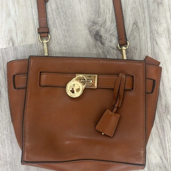 Michael Kors Hamilton Traveler Brown Leather Crossbody Bag - Image 2 of 4
