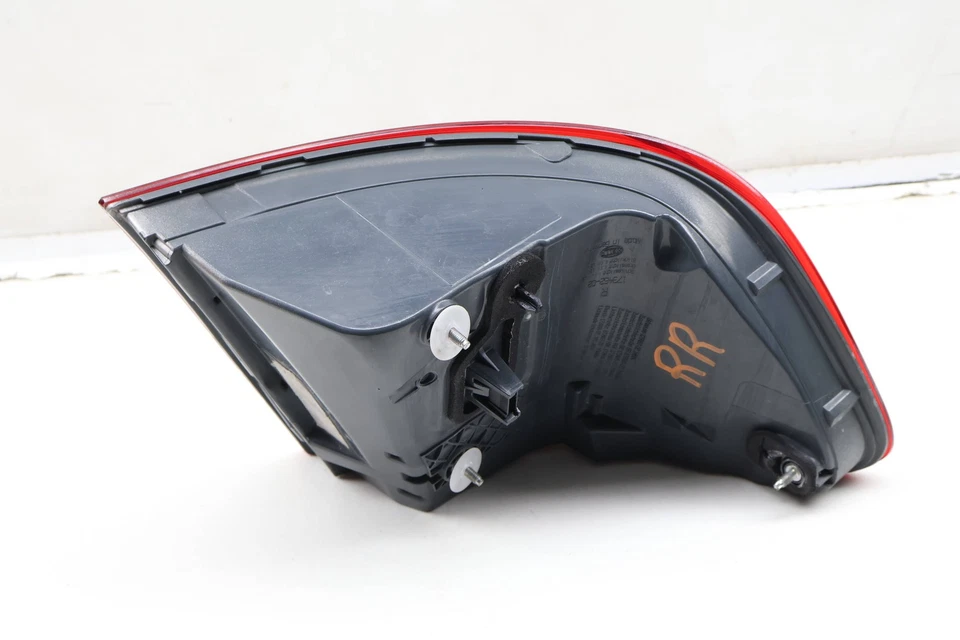 2011-2013 BMW 535I XDRIVE - Right Outer TAIL Light / LAMP 7203232 - Image 3 of 4