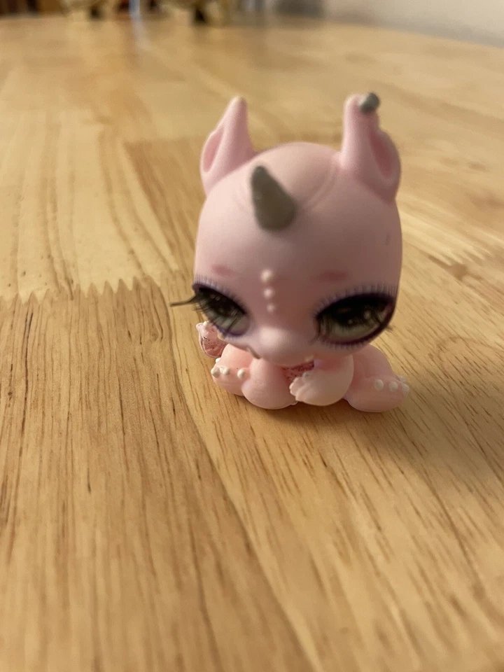 Poopsie Cutie Tooties Sorpresa CHISPA Rosa Dragón Unicornio Pestañas Enraizadas 8/8/23. Foto 4 de 4