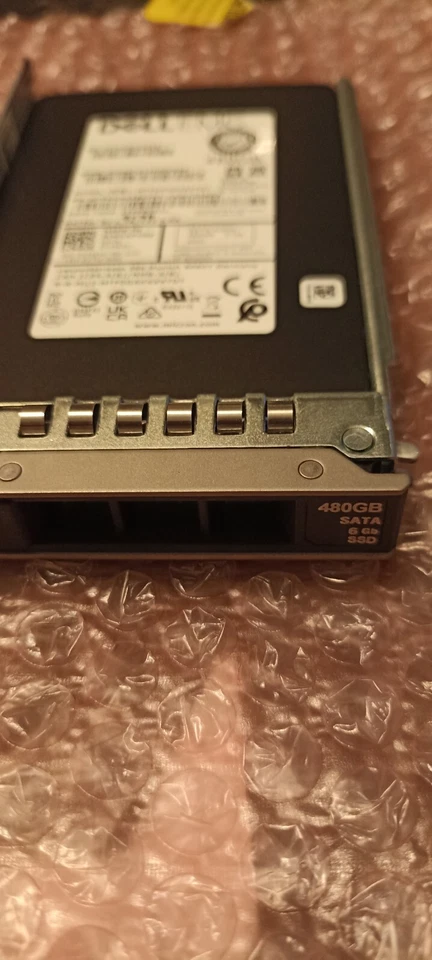 Dell EMC 480GB SSD SATA 2.5" Hard Drive W/ TRAY DP/N 002M3C - Image 2 of 3