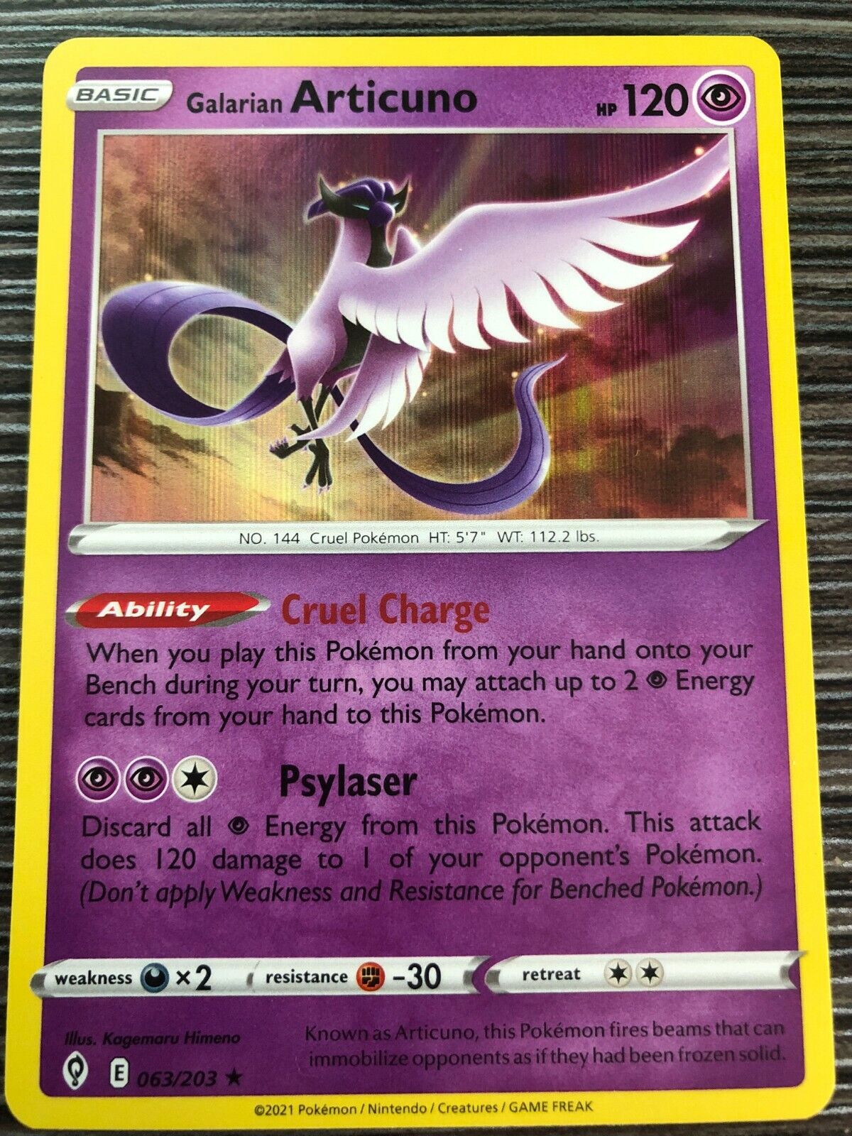 Pokemon : SWSH EVOLVING SKIES GALARIAN ARTICUNO 063/203 RARE HOLO