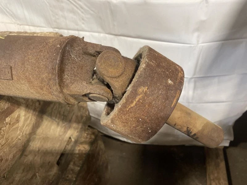 Rear Drive Shaft 2WD 1 Piece Shaft 124" Wb Fits 88 DAKOTA 1550035 Foto 2 de 4