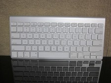 Apple A1314 Wireless Keyboard Bluetooth 2009