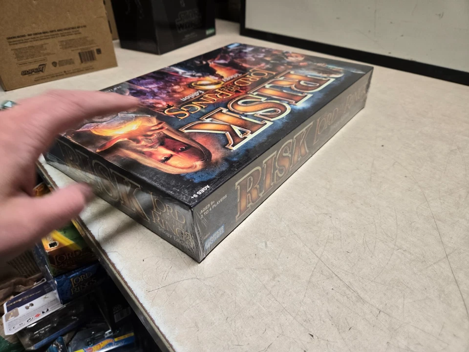 NEW Risk Lord Of The Rings Game Trilogy Edition Vintage 2003 *SEALED - Image 4 of 4