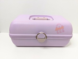 old fashioned makeup case