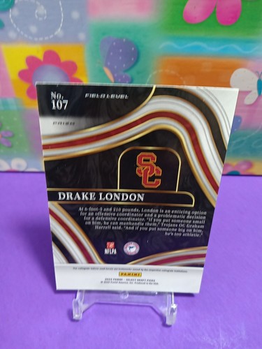 2022 Select Draft Picks Field Level Prizms Purple Lazer #107 Drake London RC - Picture 4 of 6