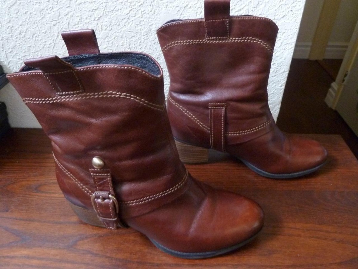 CLARKS Artisan Women 7M Brown Leather Ankle Boots Strap 