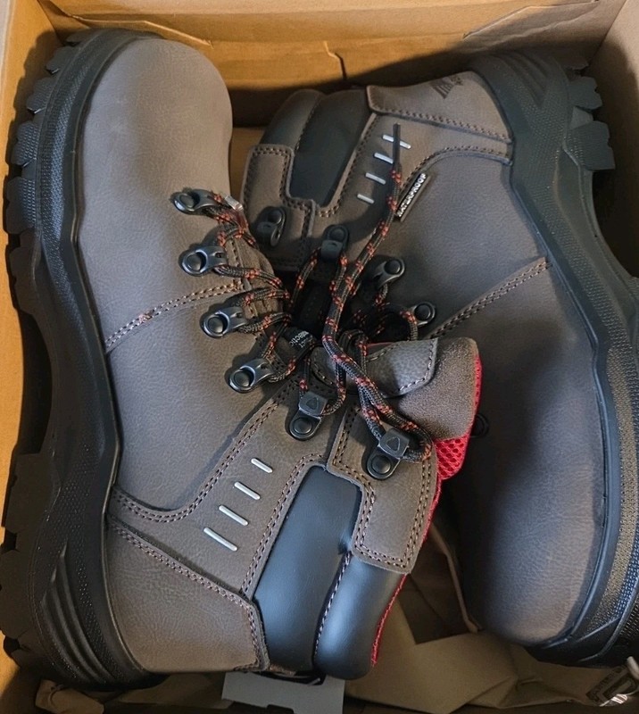 Avenger Safety Footwear 7402 Men's 6-Inch Work Boot, 9 1/2, Carbon Fiber Toe, 6