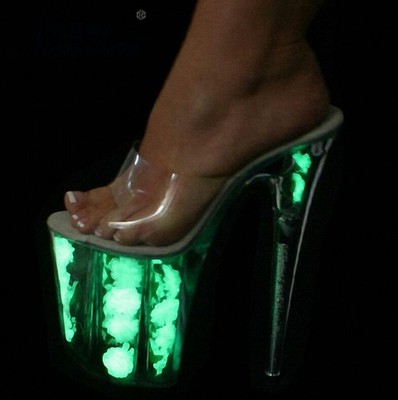 trendy closed toe shoes