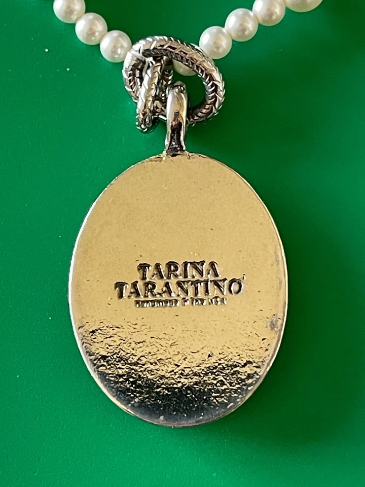 Collar Colgante Calavera Esmaltada Tarina Tarantino con Perlas y Cristales de Swarovski Foto 4 de 4