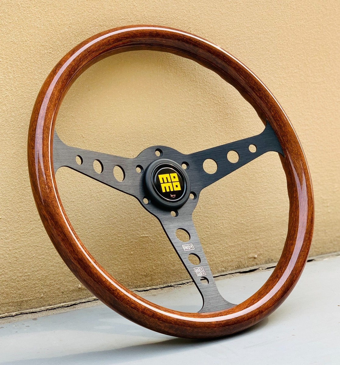 INDY HERITAGE WOOD 350 ステアリングホイール INDY HERITAGE WOOD 350 ステアリングホイール Indy Black - MOMO