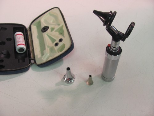 Vintage Welch Allyn Otoscope Ophthalmoscope With Case - Picture 3 of 13