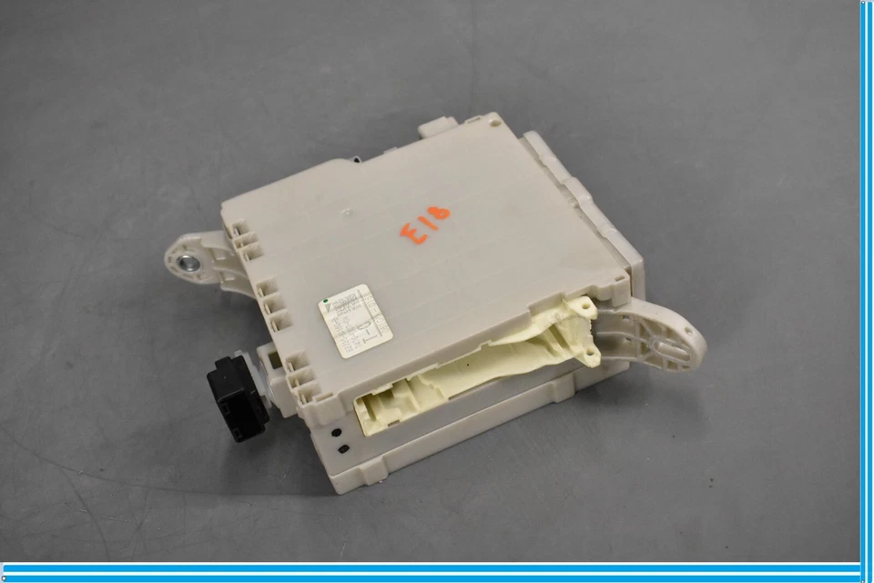 07-09 Lexus LS460 Front Right Passenger Side Lower Fuse Box Junction Block Oem - Image 2 of 4