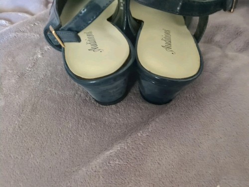 auditions shoes Woman's Sling Back Size 9.5EE. Navy - Picture 5 of 7