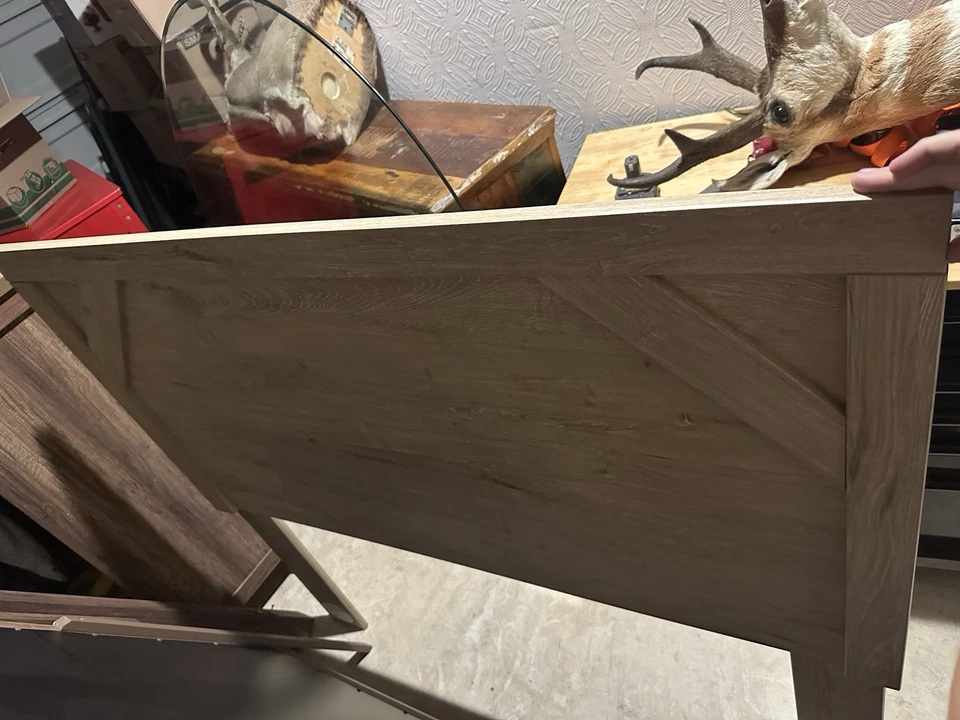 Juego de armario de dormitorio Ashley Furniture, tocador con tocador Foto 2 de 4