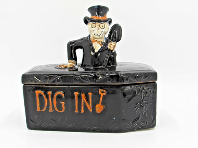 YANKEE CANDLE HALLOWEEN BONEY BUNCH DIG IN COVERD COFFIN CANDY DISH 2014 RETIRED