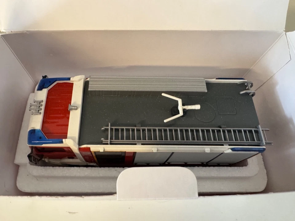 Viking WIK043199 MAN TGM Rosenbauer AT Feuerwehr Fire 1:43 - Image 4 of 4