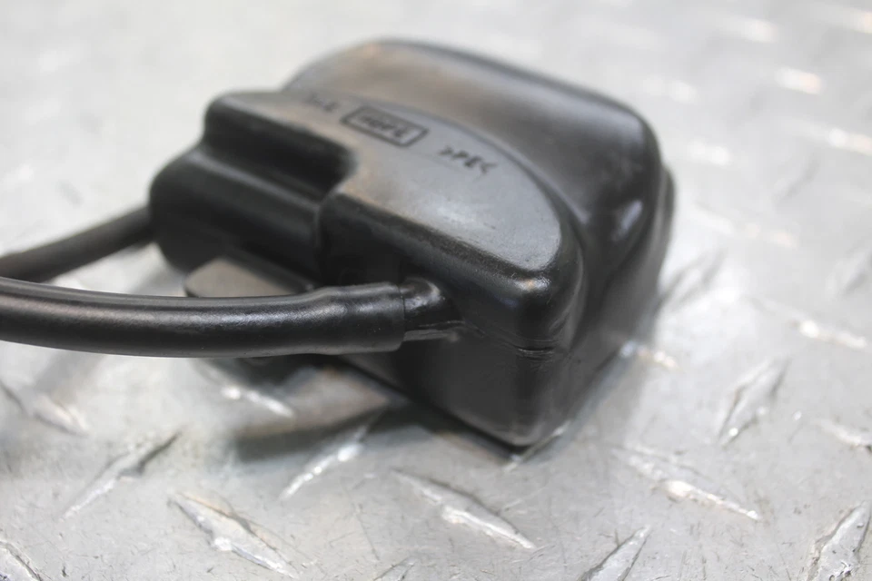 2007 SUZUKI BOULEVARD S50 TANK RESERVOIR BOTTLE 17911-38A00 - Imagem 4 de 4