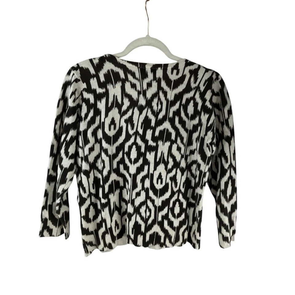 Rafaella 黑色白色 Ikat 印花纽扣开衫 M 3/4 袖毛衣上衣 — 第 2/4 张图片