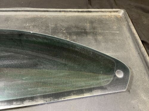 99-06 BMW E46 COUPE 325CI 330CI REAR LEFT DRIVER VENT QUARTER WINDOW GLASS - Picture 2 of 8