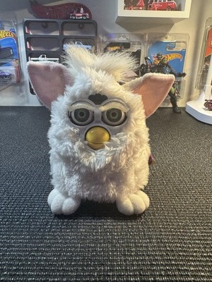 Furby 1998 Tiger Electronics Model 70-800. Tested Working Read Description