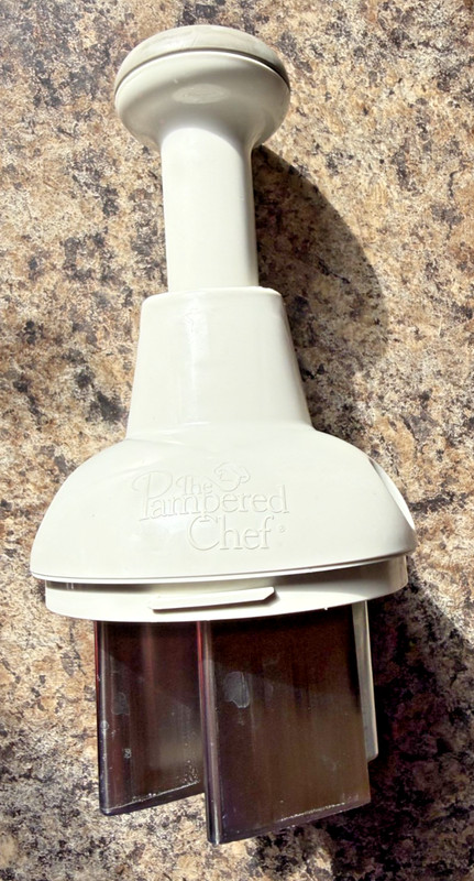 Pampered Chef Food Chopper Replacement Part Rotating Blades Handle Only 2585