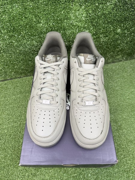 Talla 11 - Nike Air Force 1 '07 LV8 Mini Swoosh Pack - Verde militar claro 2