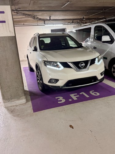 Nissan X‑Trail diesel blanc — 7 places — boîte automatique
