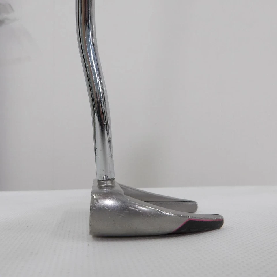 Putter Odyssey WHITE HOT RX V-LINE FANG 33 polegadas - Imagem 3 de 4