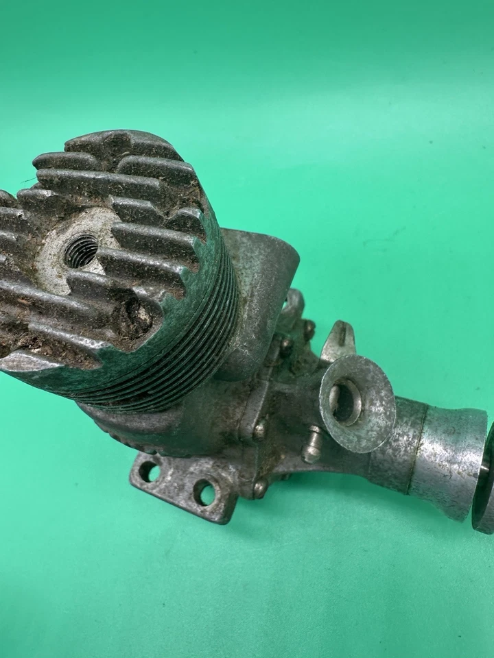 Enya 63 Typhoon 1950 Vintage 2 stroke glow engine for model airplanes used - Image 3 of 4