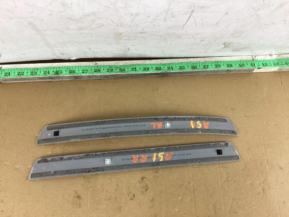 Mercedes Benz GL450 X166 2013-2016 placa de desgaste del umbral de la puerta trasera derecha e izquierda OEM Foto 2 de 4