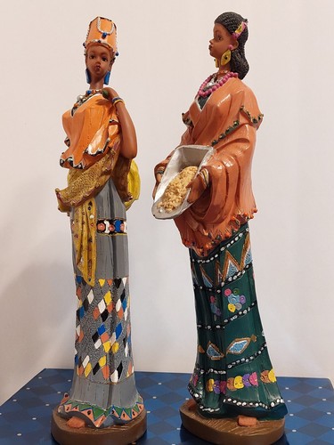 VINTAGE PAIR OF BEAUTIFUL ETHNIC AFRICAN WOMEN 13" FIGURINE STATUES WOOD & BONE - Picture 8 of 12