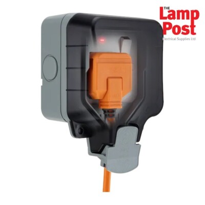 BG Electrical WP21 Single wetterfeste Außen-Schaltsteckdose IP66