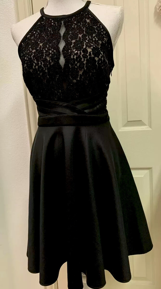 chinese dress ladies RM Richards Lace Caplet Short Evening Dress – New Yorker's Apparel main image 0
