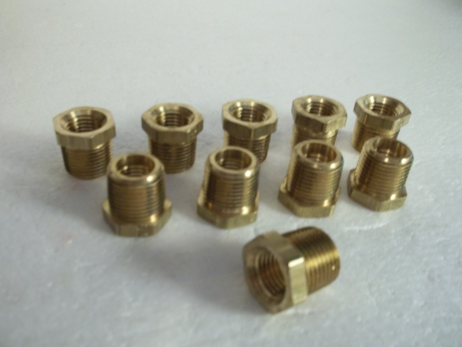 (10pk) NPT Pipe Reducer Hex Bushing Adapter Brass Fitting 3/8" Male x 1/4"Female
