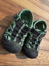 Oshkosh B'gosh sandals shoes boys hiking outdoors walking beach Size 5