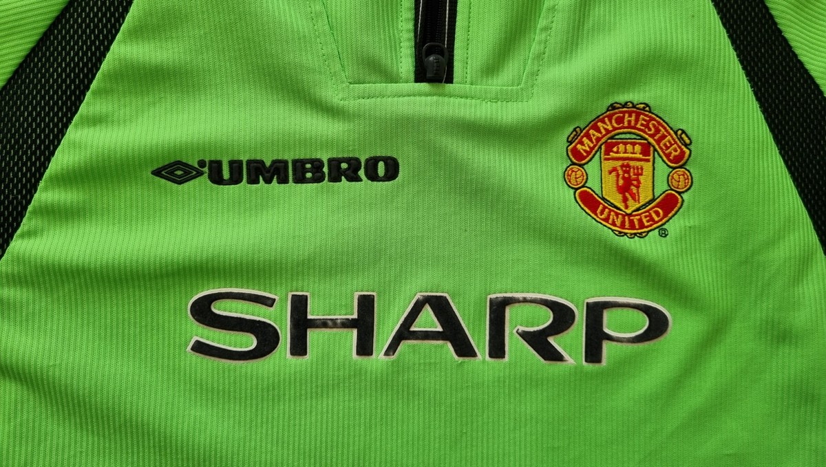 Manchester United 1998-1999 Goalkeeper football Umbro jersey Manchester United 1998-1999 Goalkeeper football Umbro jersey