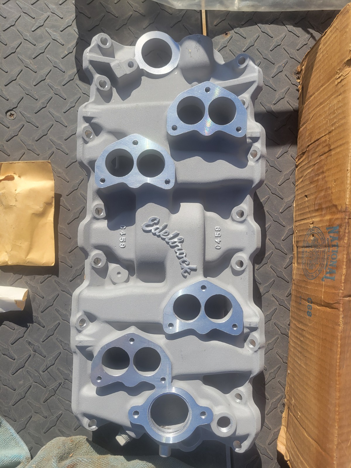 Edlebrock Intake For Chevy 348 and 409's Holds 4 2 Barrell Carbs , New ...