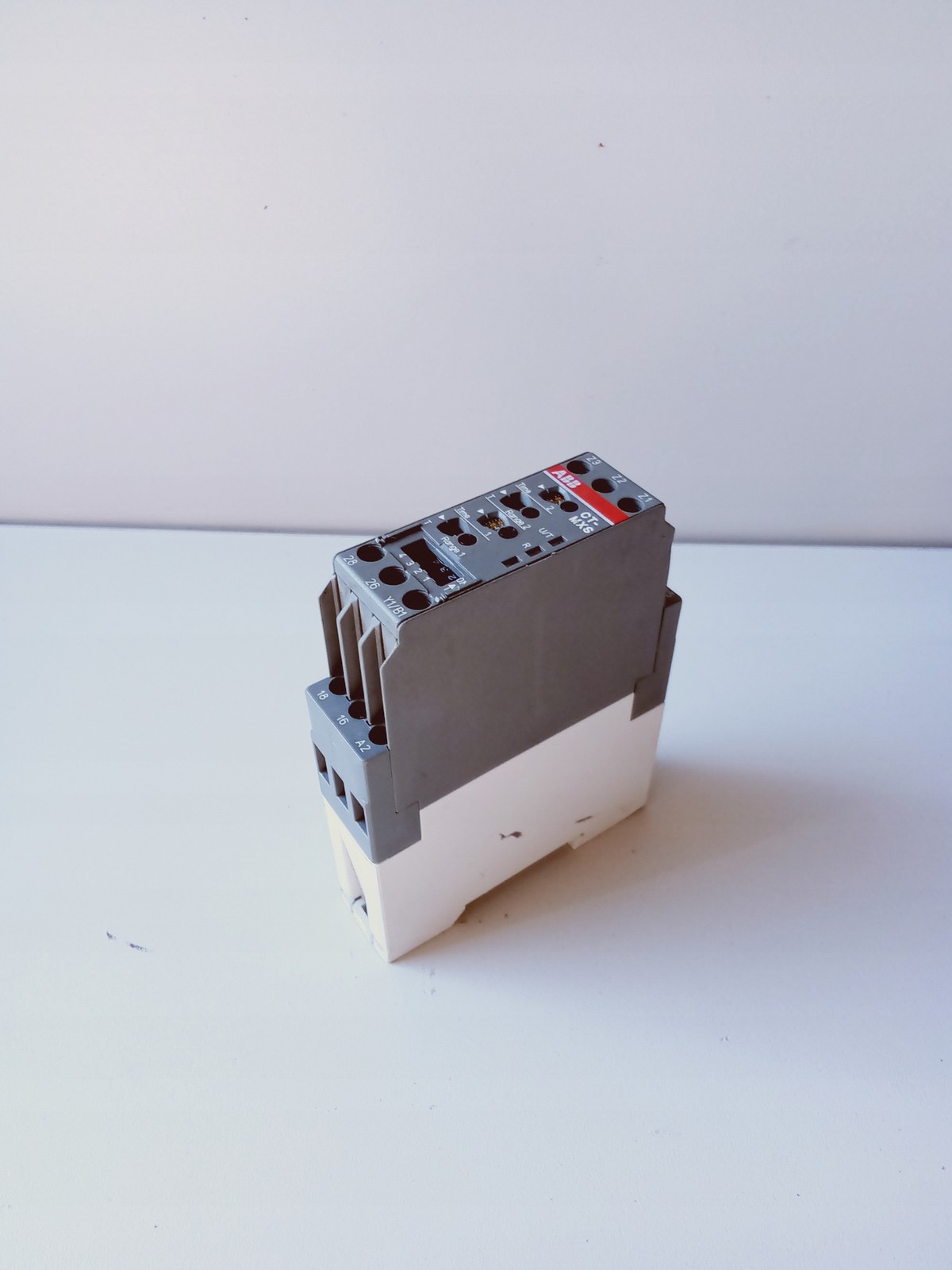 ABB 1SVR630030R3300 CT-MXS.22 Timing Relay