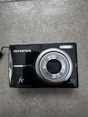 Olympus FE-46 12.0MP Pocket Digital Camera Schwarz FE 5X Optical Zoom Schwarz