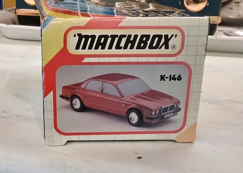 Matchbox Superkings Jaguar XJ6 en rojo metalizado Ref K-146 en 1:36 Foto 3 de 4