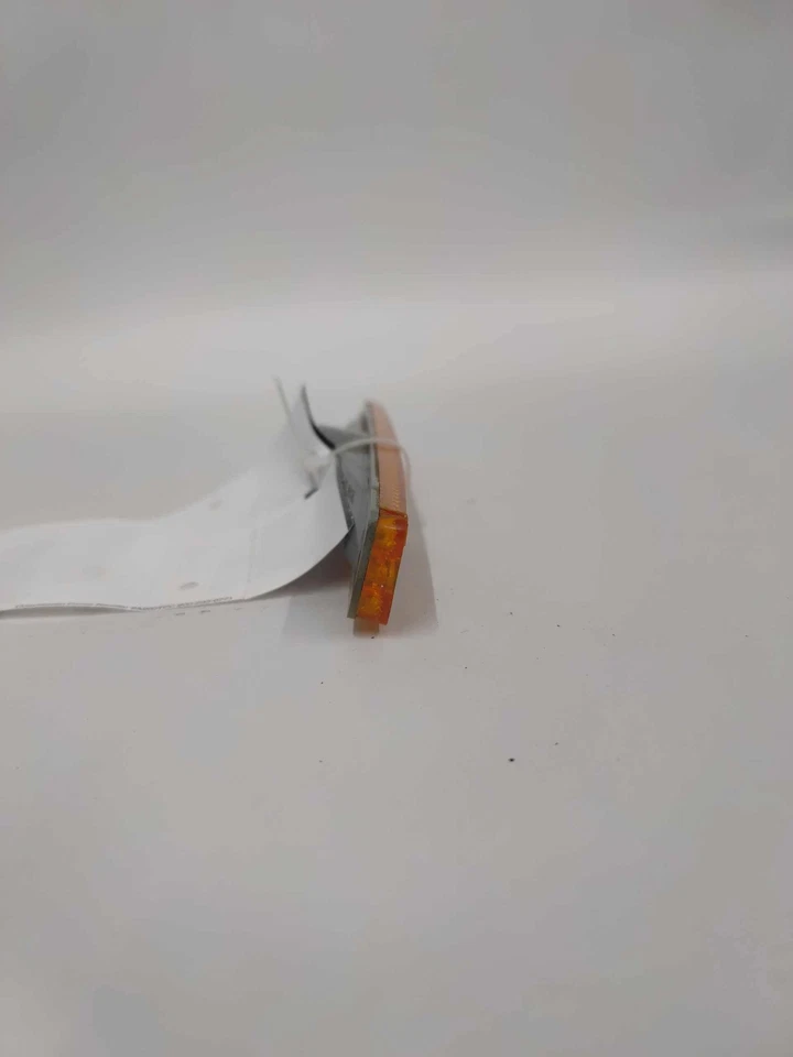 1996-99 Saturn S Series RH Side Marker (bumper Mounted) 16521468 - Image 3 of 4