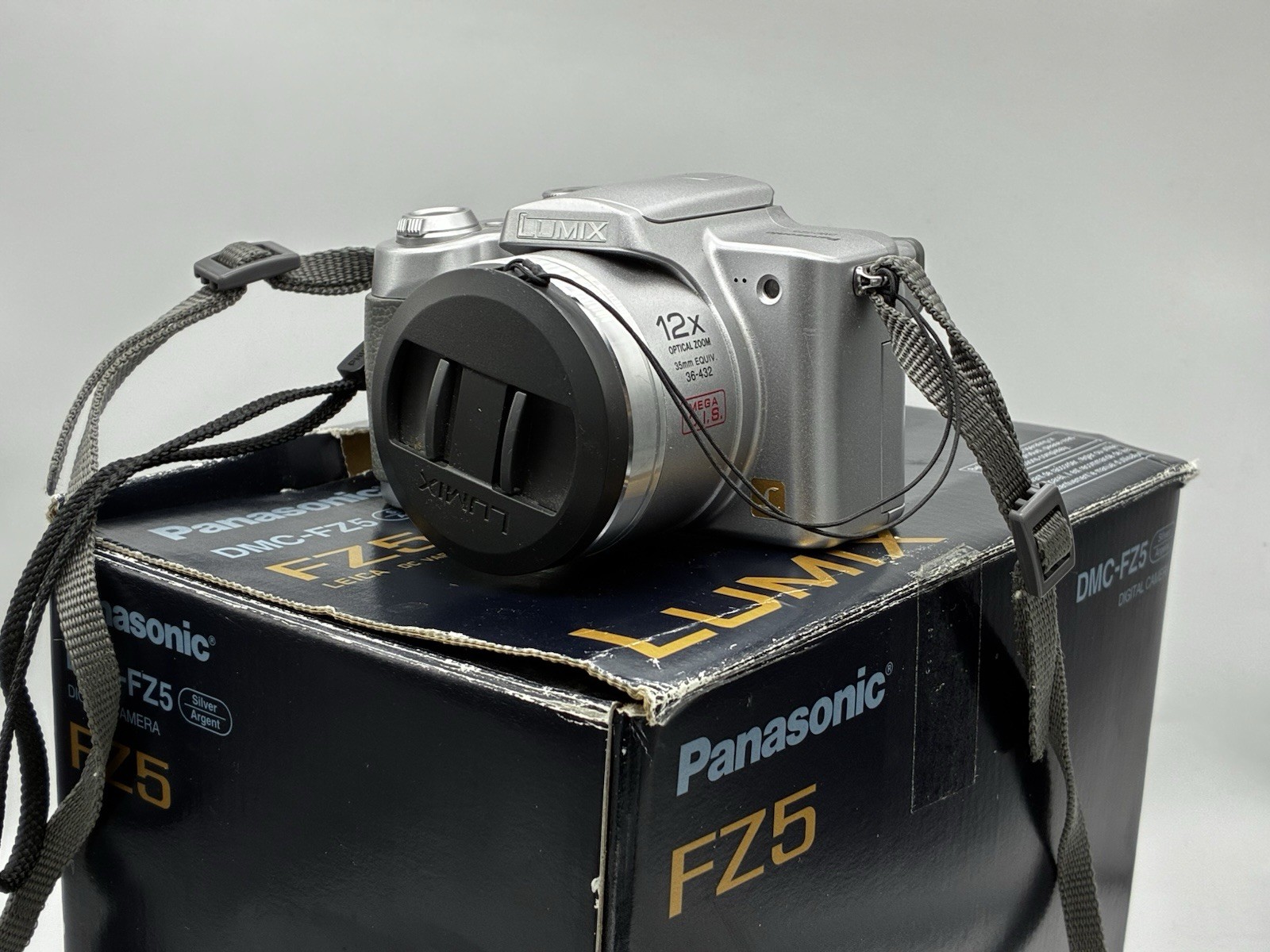 Lumix DMC-FZ5