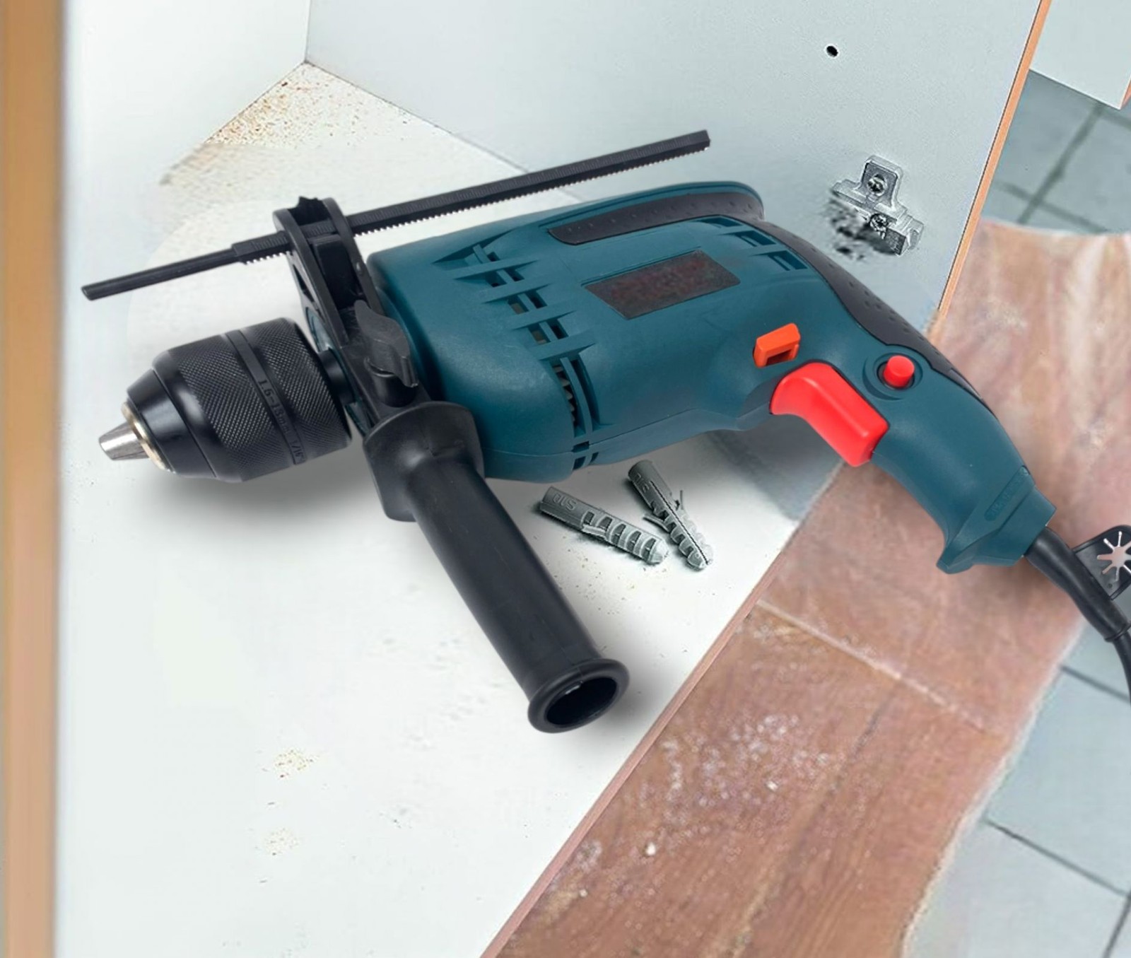 Trapano Avvitatore a Percussione 1050W 2700RPM Mandrino 13mm Autoserrante foto 3