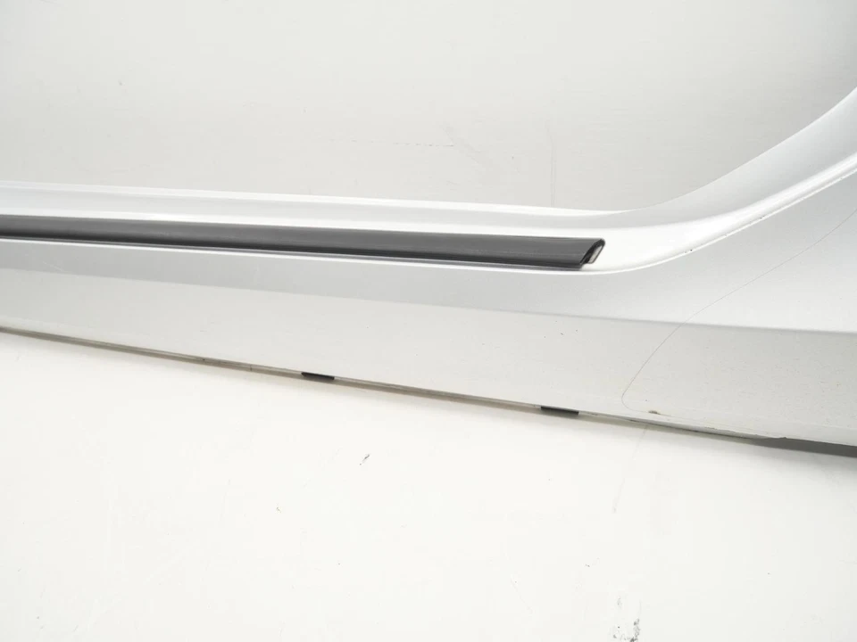 Panel basculante de conductor usado faldón lateral moldeado LH 2016-2024 Chevy Camaro SS 1LE OEM Foto 3 de 4