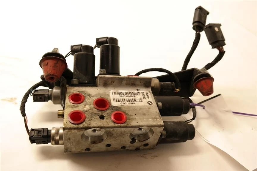 FR Brake Parts Misc Dynamic Valve Block W/Wire VB676084008 Fits 06 BMW 530i OEM - Image 2 of 4