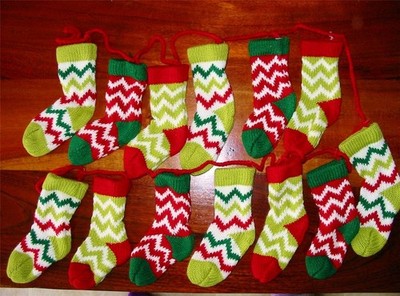 Super Cute Christmas Knit Stockings Socks Garland Scarf 72 inches New